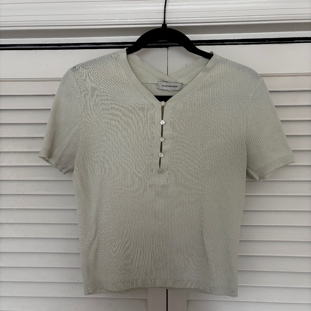 Club Monaco short sleeve V neck top - Size M